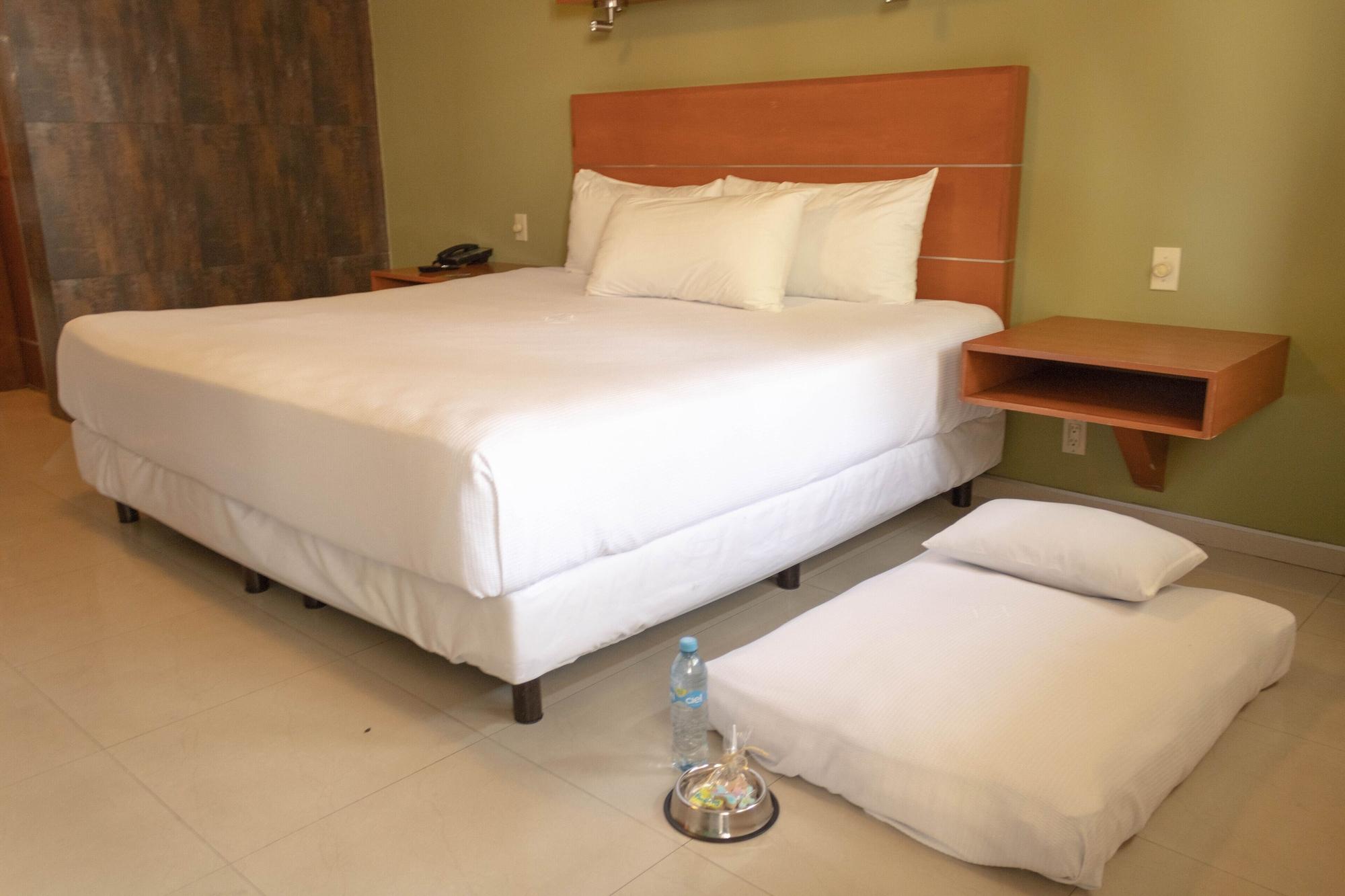 Hotel Calafia Mexicali Esterno foto
